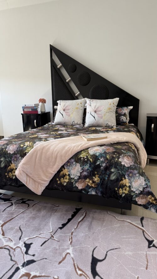 Velvet Reverse Duvet Cover Set- Queen - Image 1