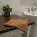 BRISTOL QUICK DRY HAND TOWEL - 450GSM - Image 2