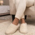 AEROSOLES LADIES QUILTED MEMORY FOAM  SLIPPER