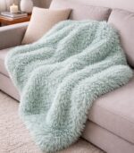 WARM & CLASSIC FLUFFY THROW - 150 X 200CM