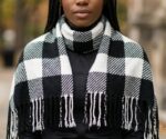 CHECK SCARF W/TASSEL DETAIL