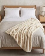PIERRE CARDIN SUPER SOFT BUBBLE/FLANNEL THROW - 220 X 200