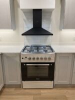 FERRE ( CREAM ) 60 X 60CM ELECTRIC/GAS STOVE + FREE ( BLACK ) 90CM PYRAMID CHIMNEY HOOD EXTRACTOR+ FREE DELIVERY!