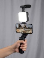ALL-IN-ONE VLOGGING KIT – TRIPOD, LED LIGHT & MICROPHONE