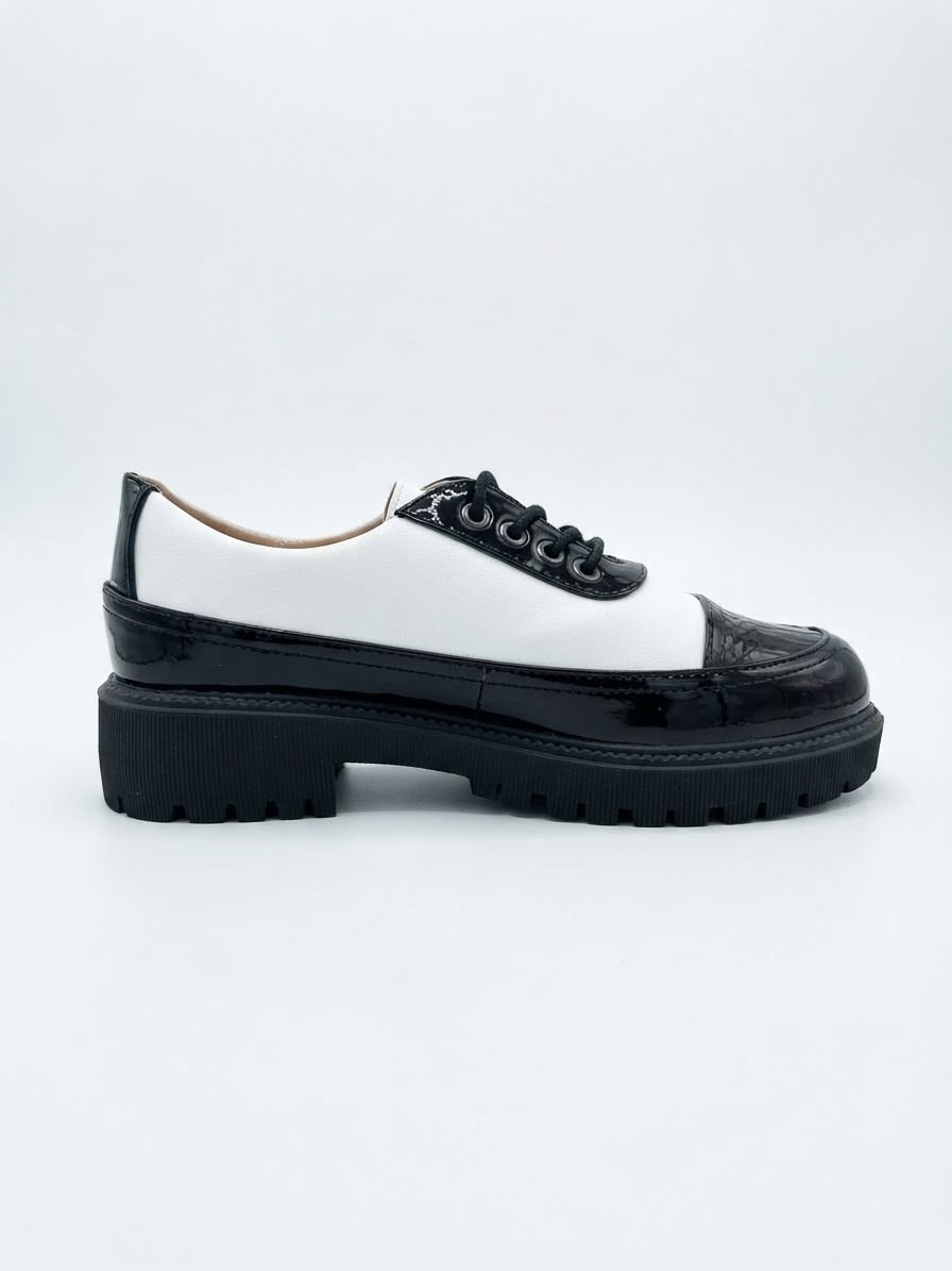 WhatsApp Image 2026-10-09 at 10.03.20 (1) LADIES’ LACE-UP LOAFERS – PATENT & PU WITH RIBBED SOLE | SQUARE LIFE - Image 1