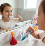 CHOFN KIDS' TOOTHBRUSH WITH TOY – ASSORTED