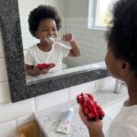 CHOFN KIDS' TOOTHBRUSH WITH TOY – ASSORTED