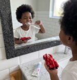 CHOFN KIDS' TOOTHBRUSH WITH TOY – ASSORTED